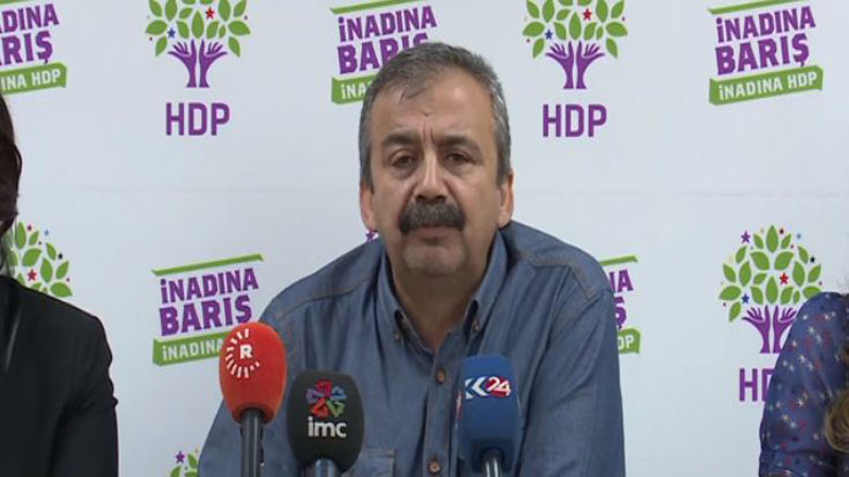 Onder: Herdû partî yên MHP û CHPyê bûyîne temaker ê sîyaset a AKPyê